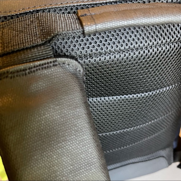 NWT Moleskine Nomad Navy/Black Backpack Medium - Picture 9 of 14